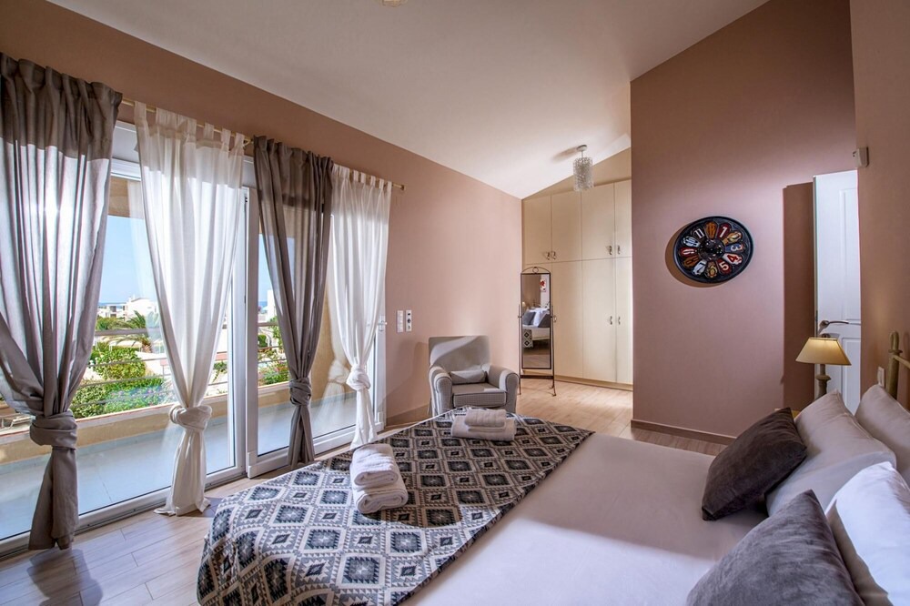 Photo of Bedroom in Kato Gouves