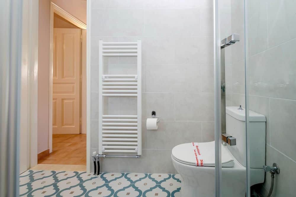 Photo of Bathroom in Apraos