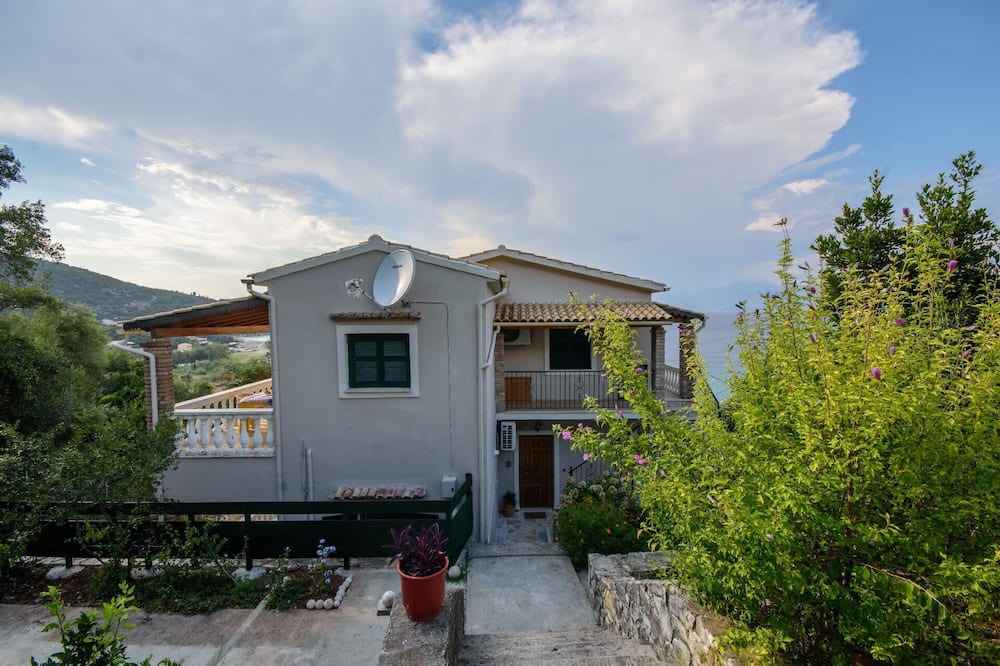 Photo of Outdoor in Apraos