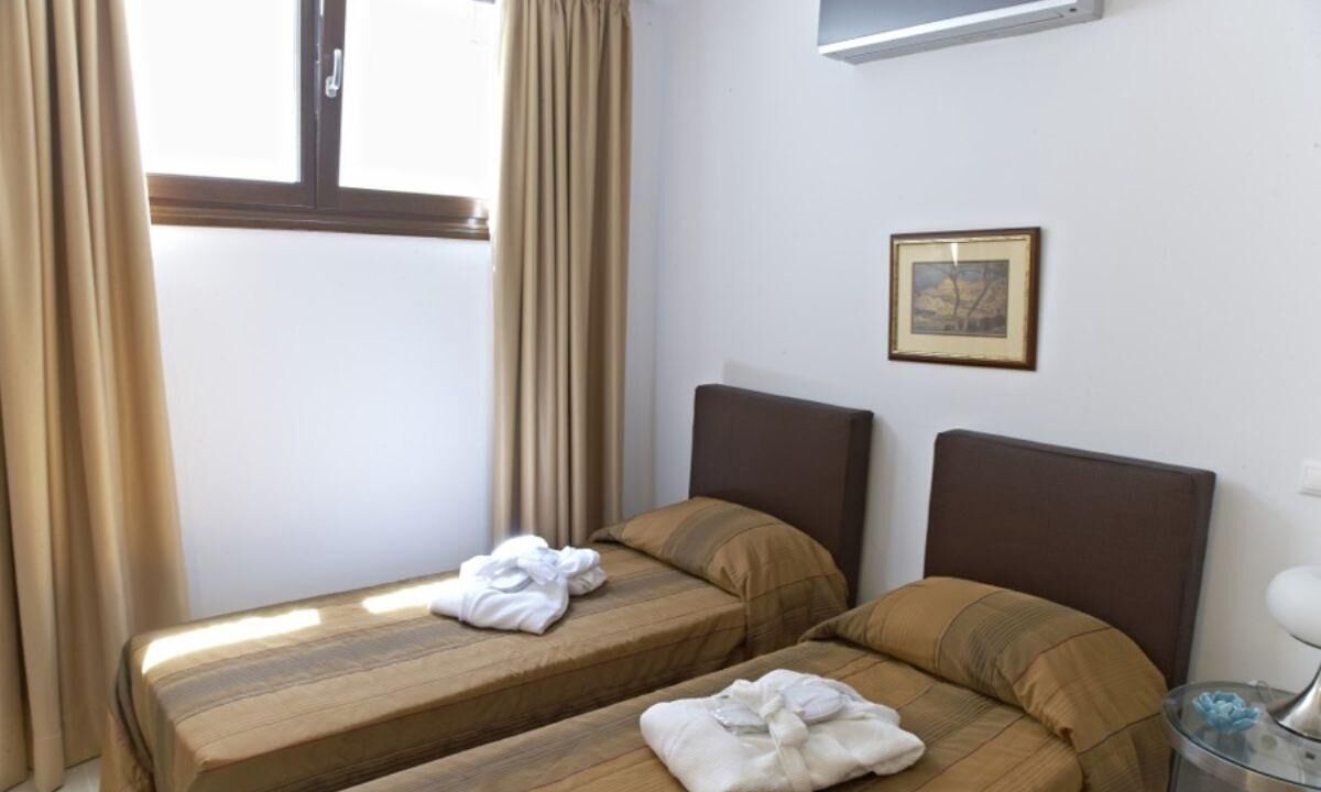 Photo of Others in Aristotelis