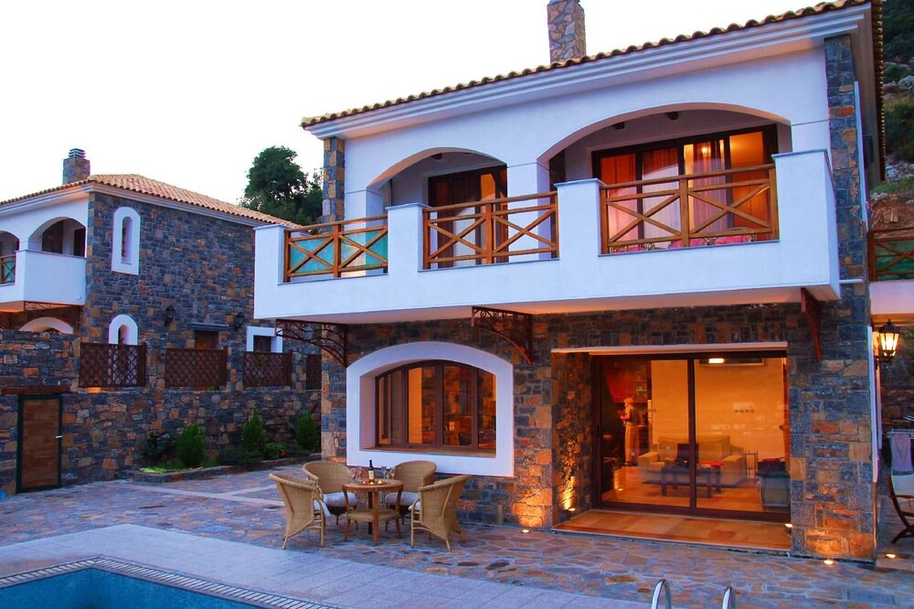 Photo of Outdoor in Prina