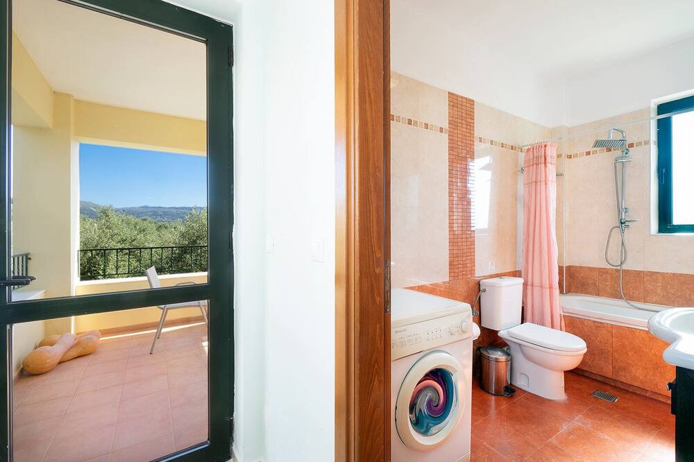 Photo of Bedroom in Houdetsi