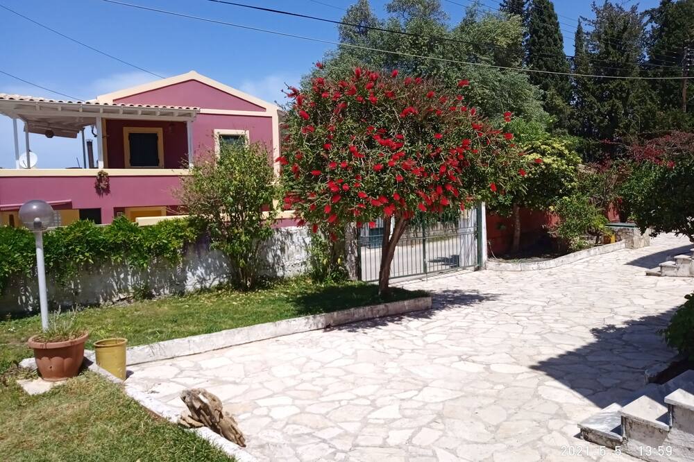 Photo of Outdoor in Agia Pelagia Chlomou