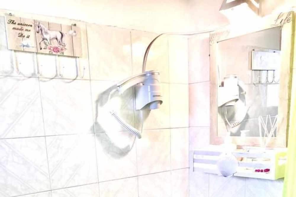 Photo of Bathroom in Magoulades