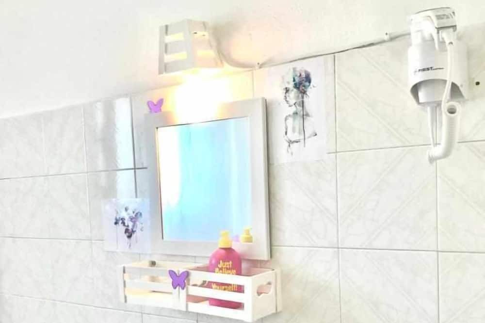 Photo of Bathroom in Magoulades