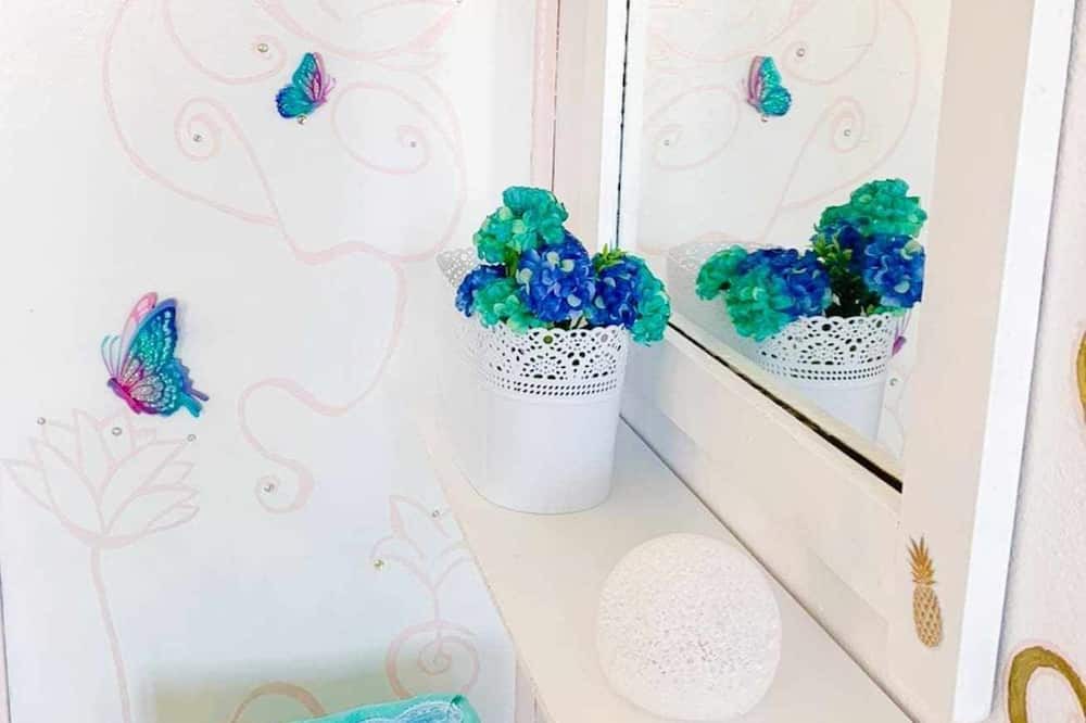 Photo of Bathroom in Magoulades