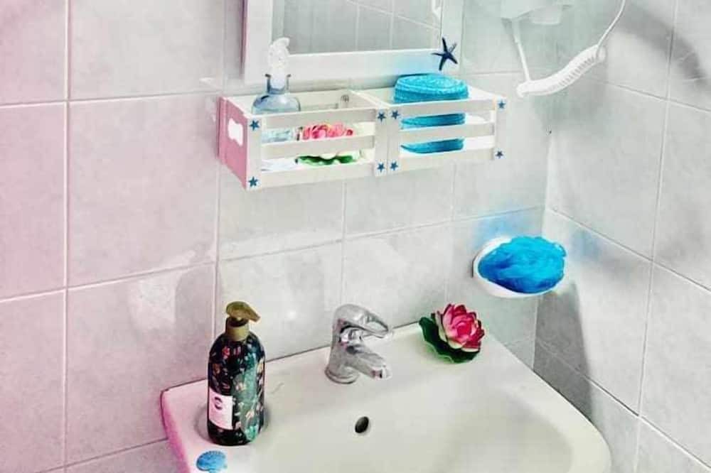 Photo of Bathroom in Magoulades