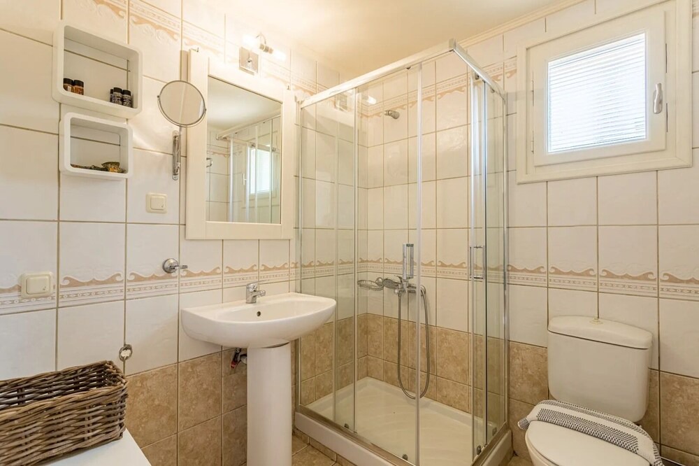 Photo of Bathroom in Lefktron