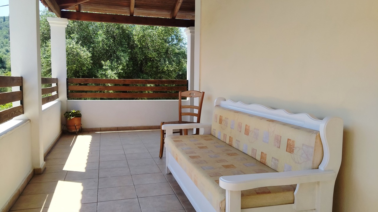 Photo of Patio Balcony in Peroulion
