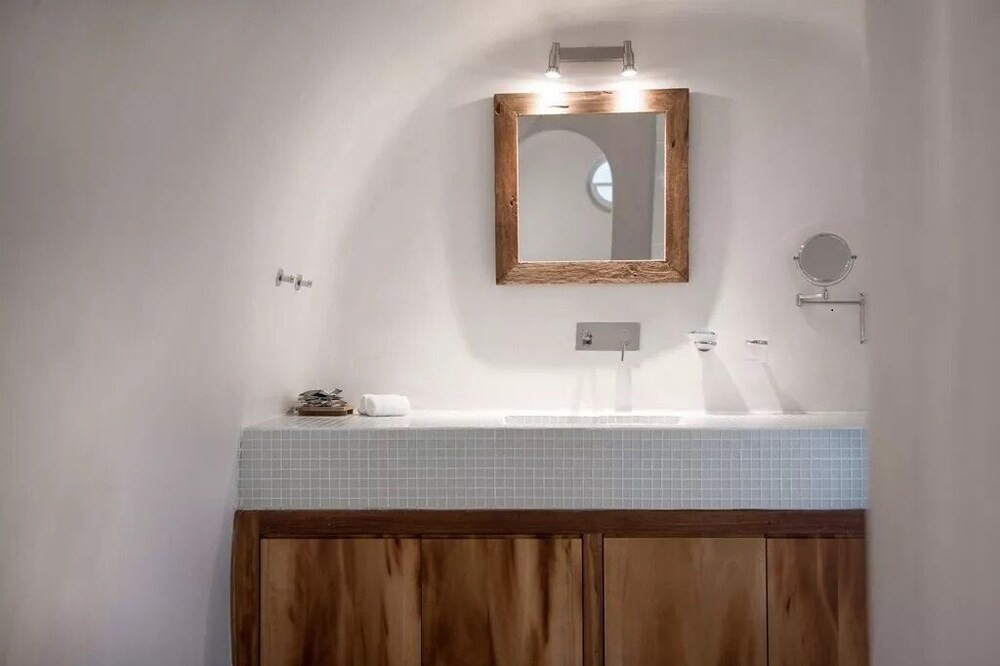Photo of Bathroom in Imerovigli