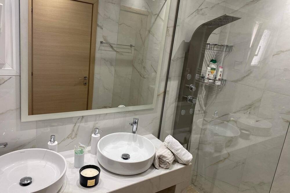 Photo of Bathroom in Agios Ioannis