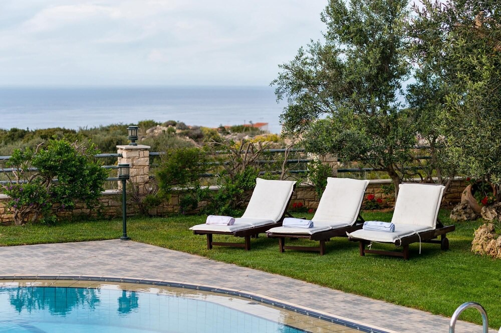 Photo of Outdoor in Roussospiti