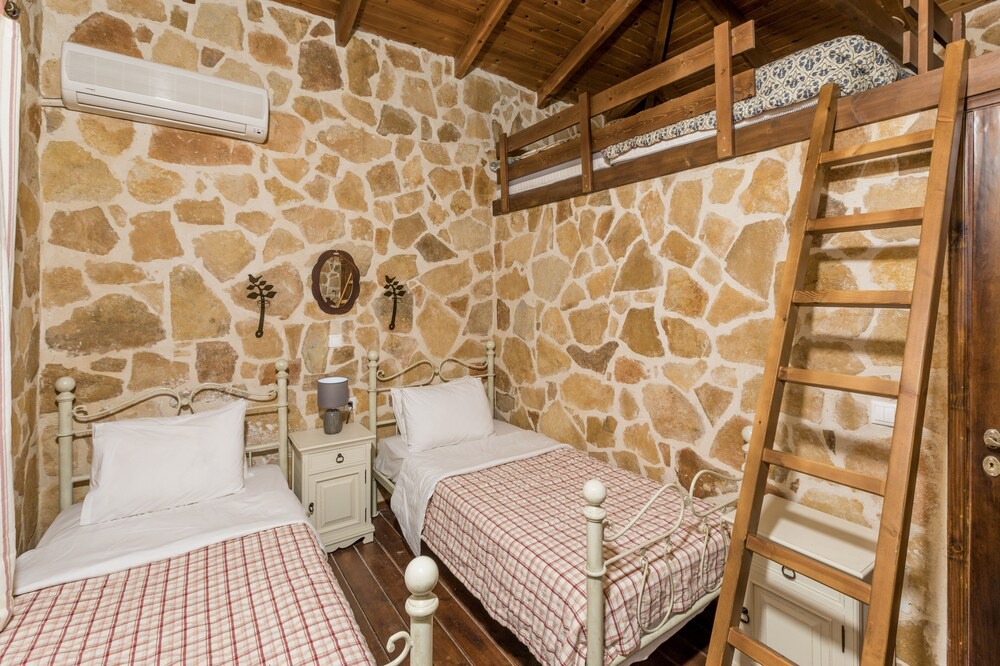 Photo of Bedroom in Agkouseliana