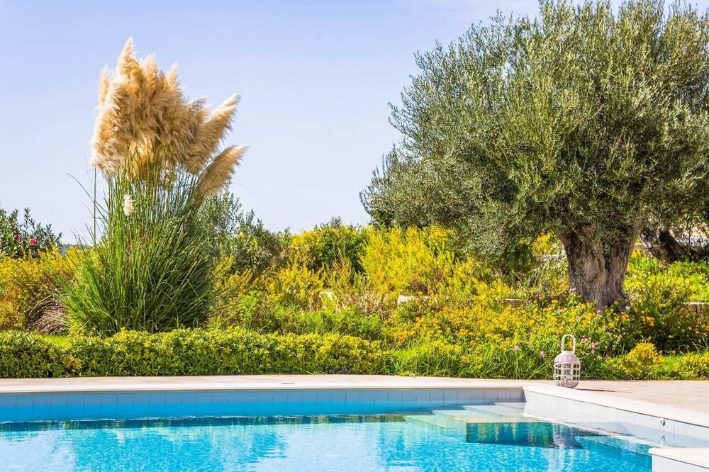 Photo of Outdoor in Karavados