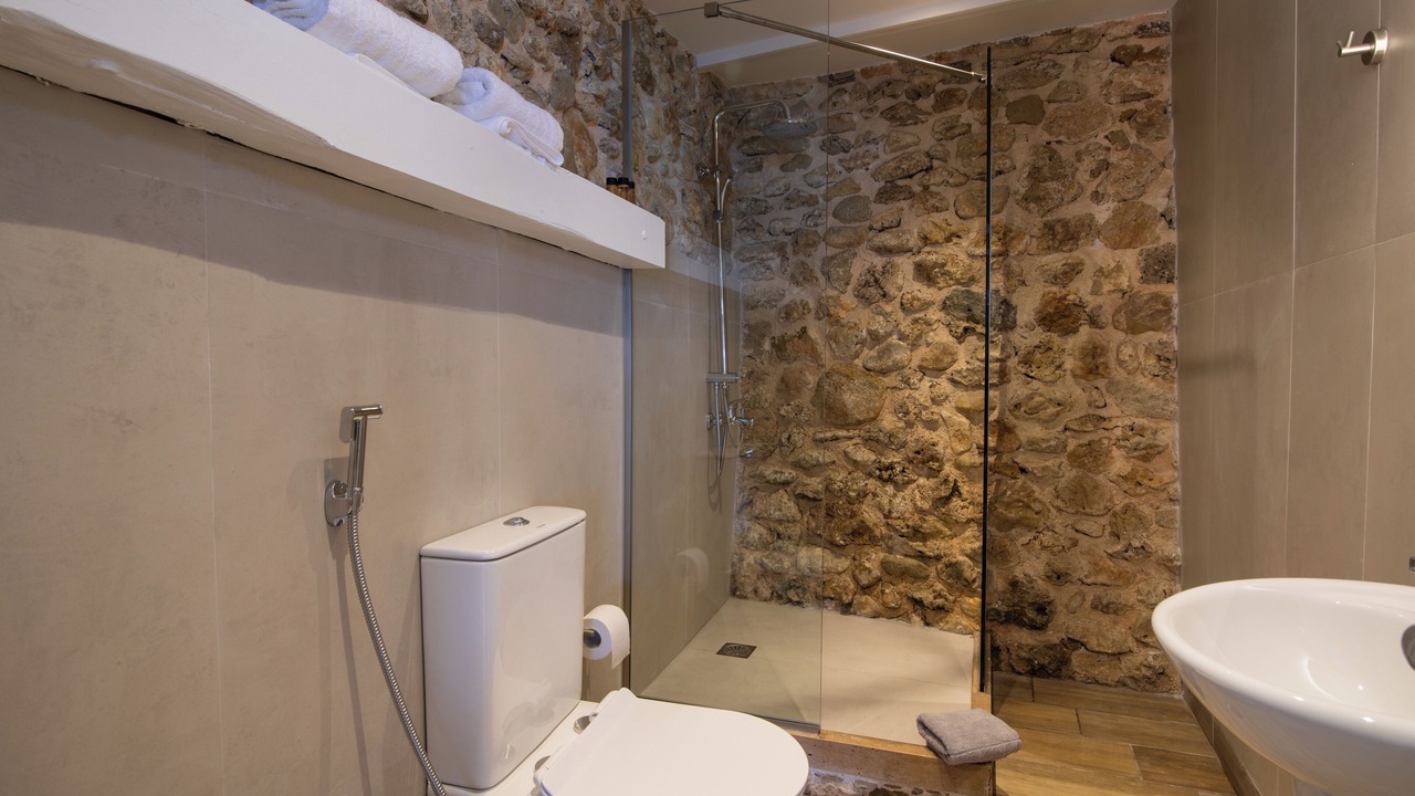 Photo of Bathroom in Perama