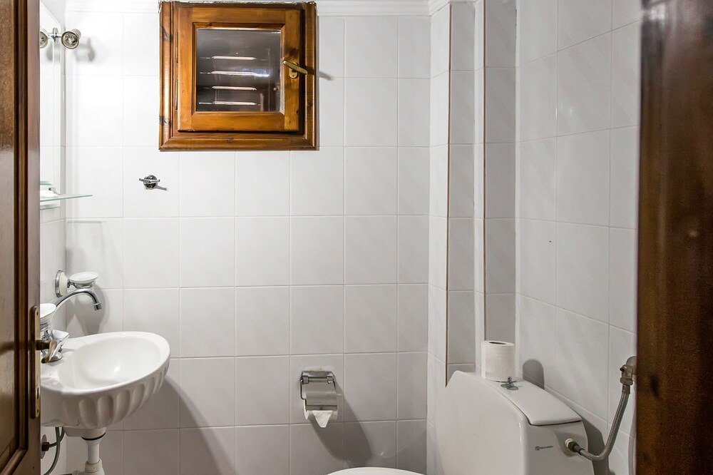 Photo of Bathroom in Skala Fourkas
