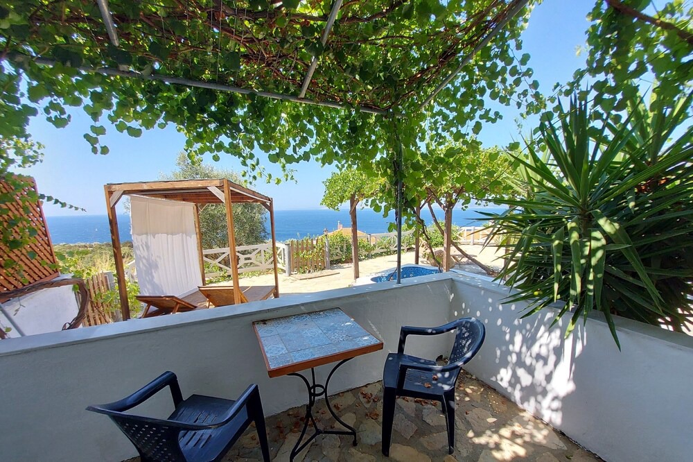 Photo of Patio Balcony in Koumeika