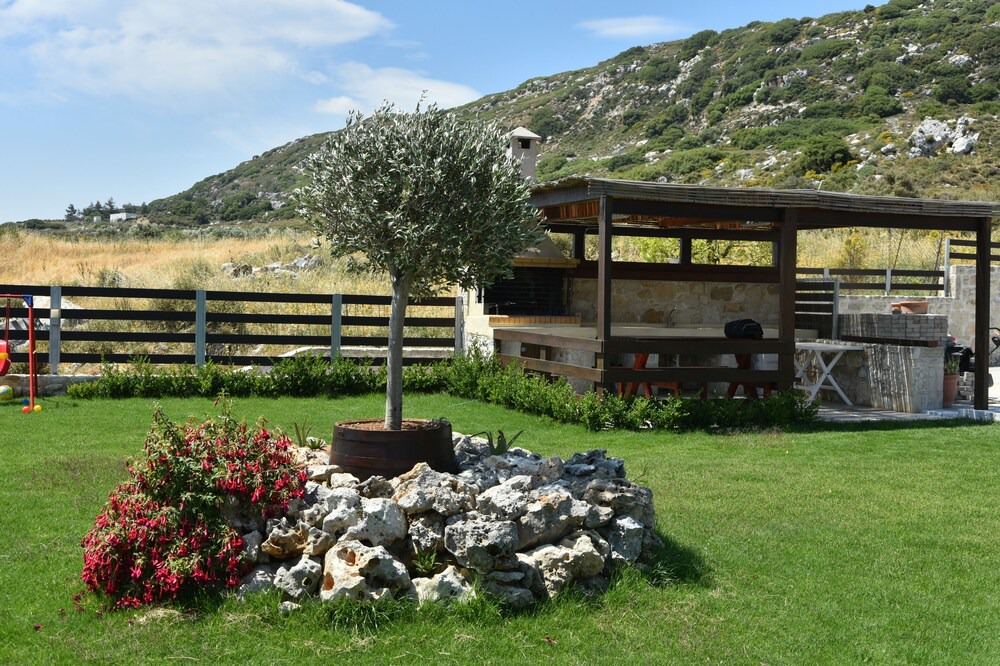 Photo of Outdoor in Minoa Pediada