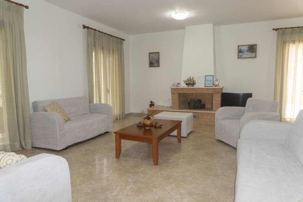 Photo of Livingroom in Kato Korakiana