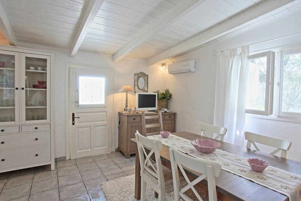 Photo of Kitchen in Katsimatika