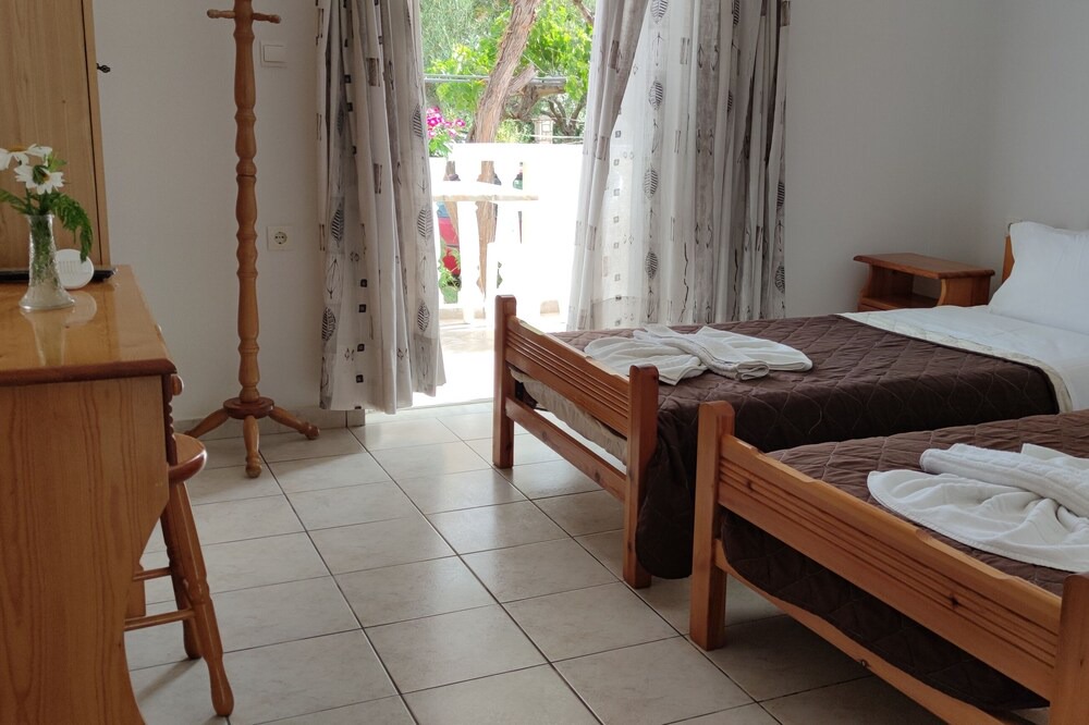 Photo of Bedroom in Neromilos