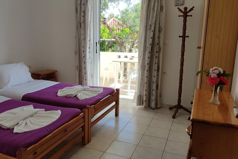 Photo of Bedroom in Neromilos
