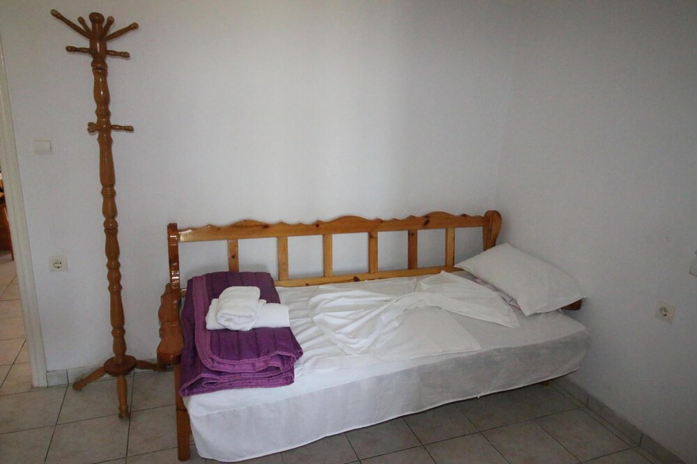 Photo of Bedroom in Neromilos