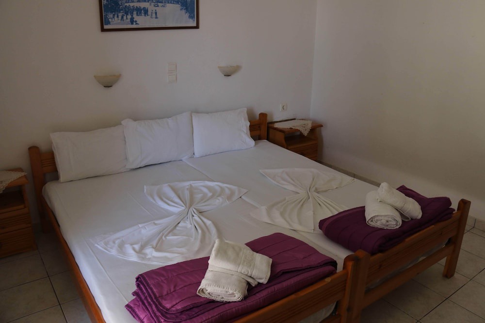 Photo of Bedroom in Neromilos