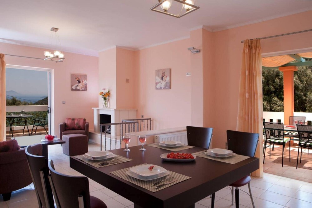 Photo of Livingroom in Evgiros