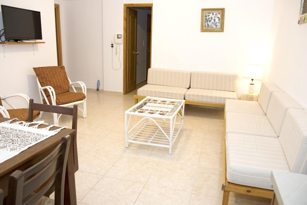 Photo of Livingroom in Akoumia