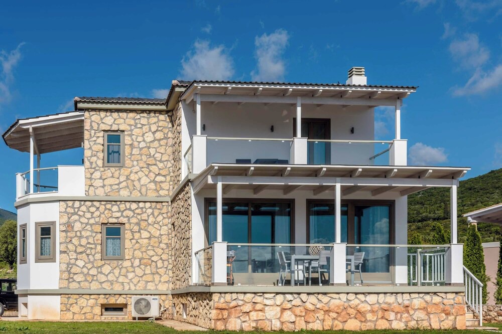 Photo of Outdoor in Karavomylos