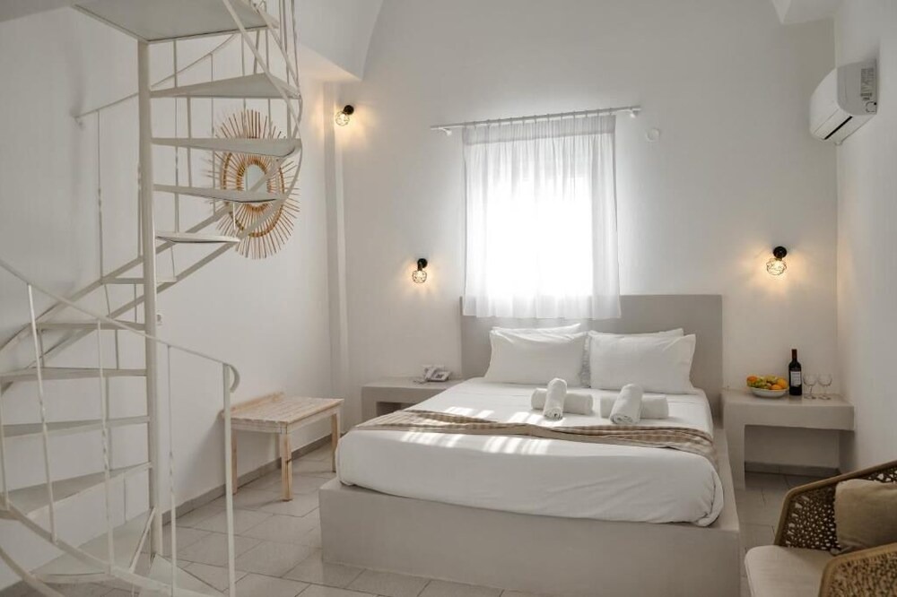 Photo of Bedroom in Perissa