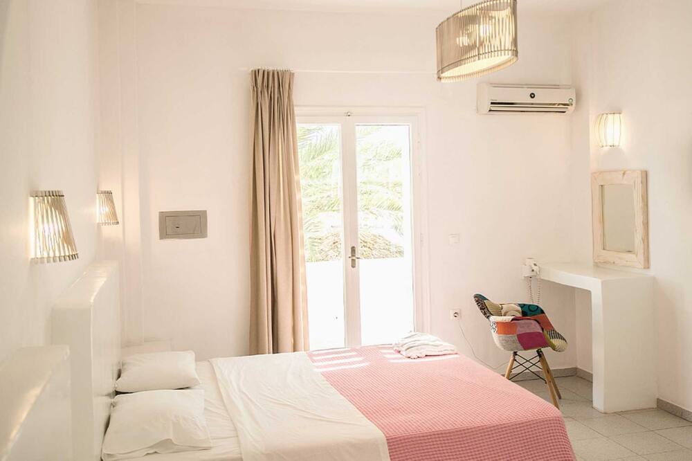 Photo of Bedroom in Perissa