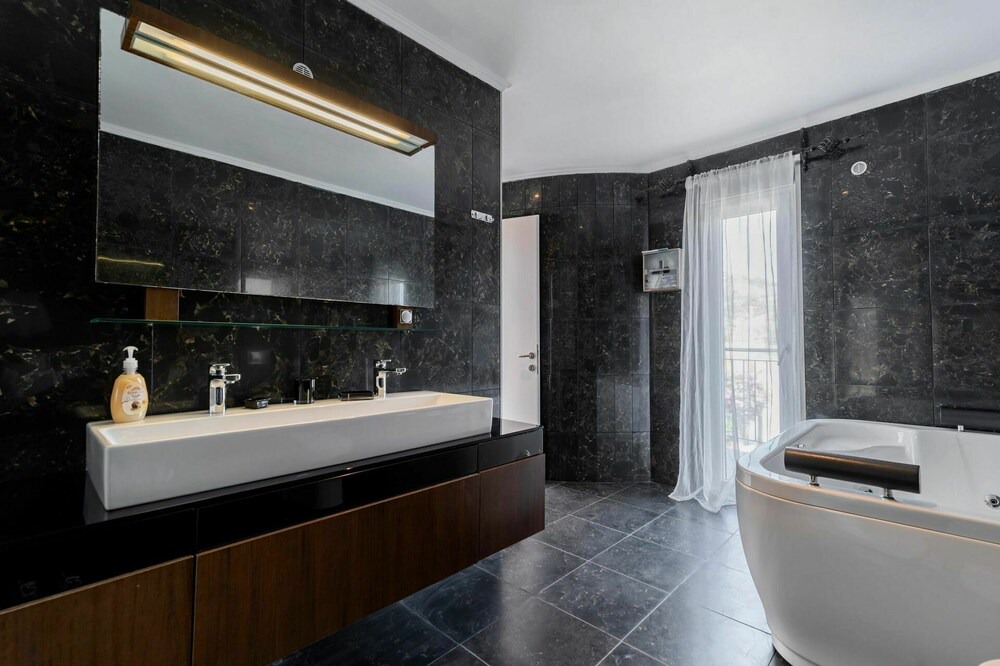 Photo of Bathroom in Gennadi