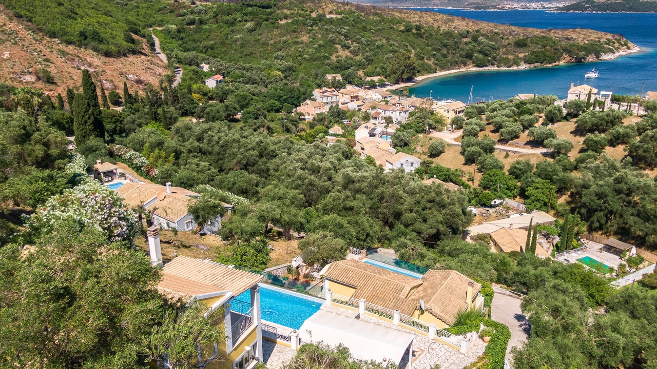 Photo of Bathroom in Agios Stefanos Avliotes