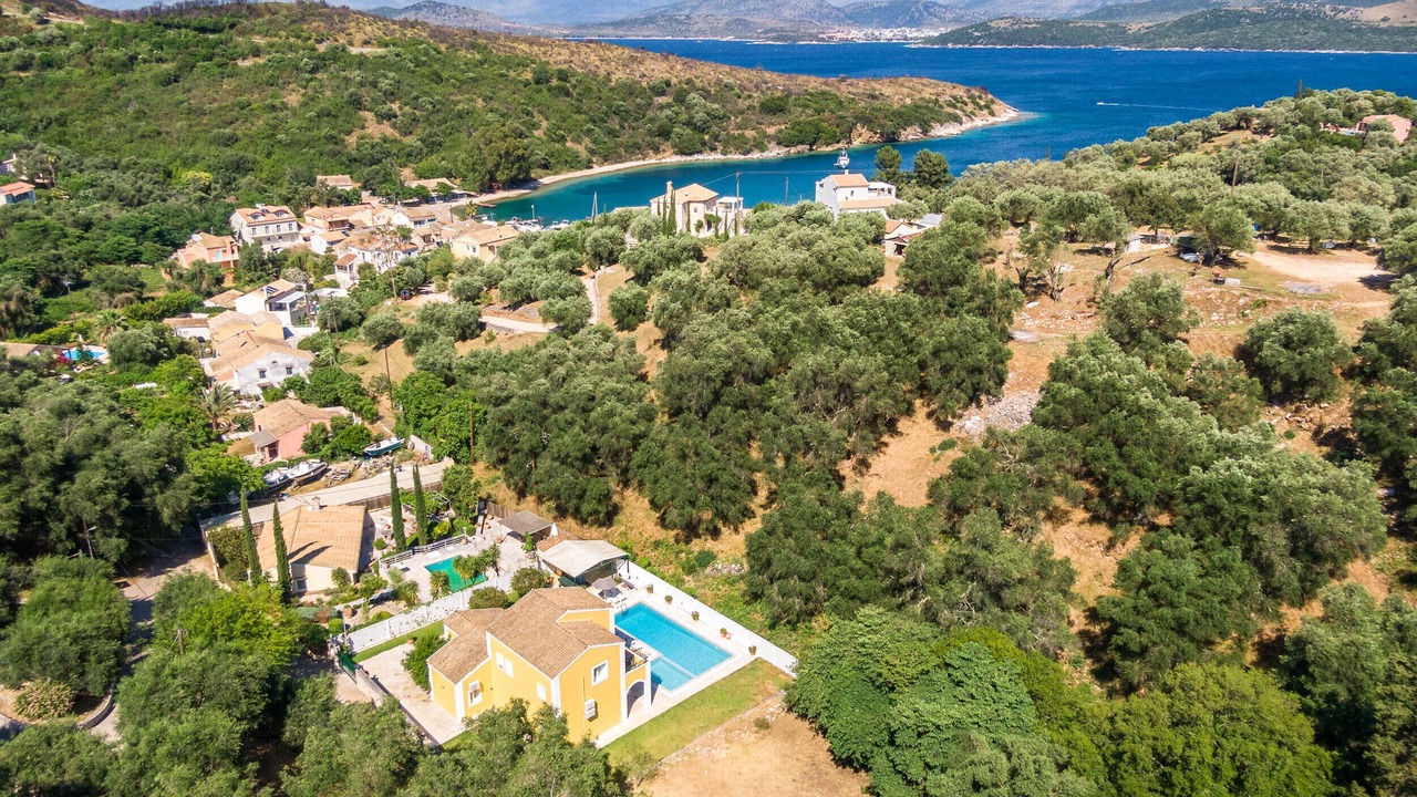 Photo of Bathroom in Agios Stefanos Avliotes