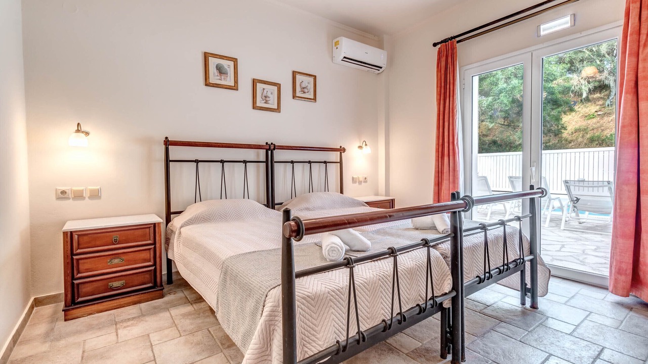 Photo of Bathroom in Agios Stefanos Avliotes