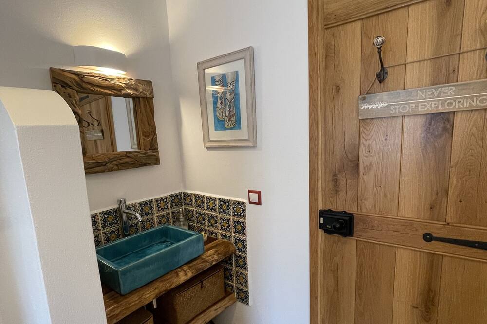 Photo of Bathroom in Pelekito