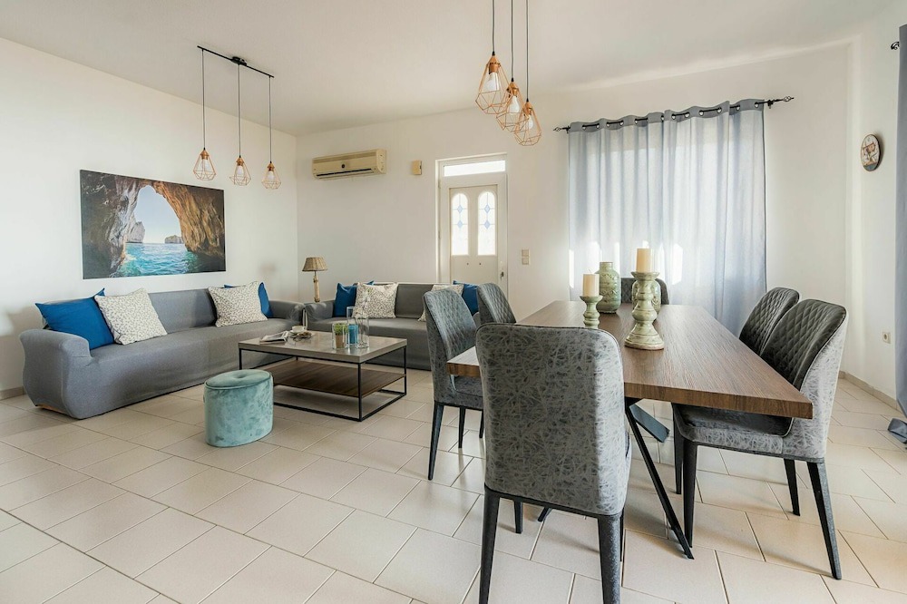 Photo of Bedroom in Lardos