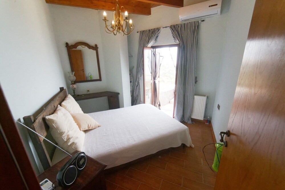 Photo of Bedroom in Maroulas