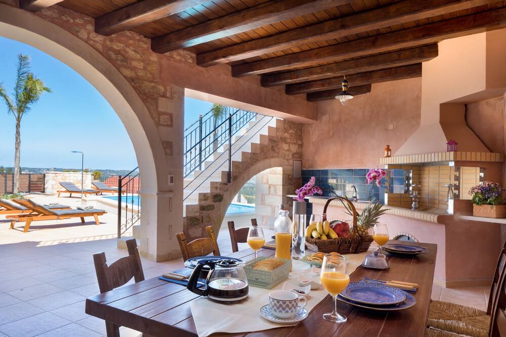 Photo of Kitchen in Tzitzifes