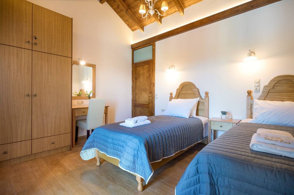Photo of Bedroom in Tzitzifes
