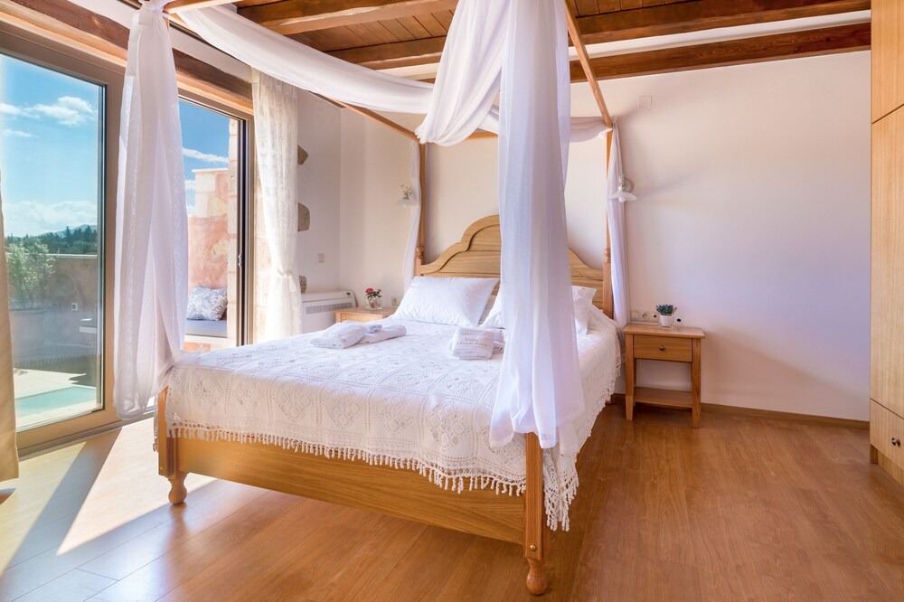 Photo of Bedroom in Tzitzifes