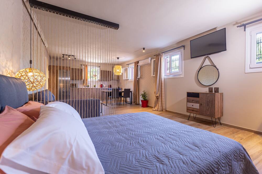 Photo of Bedroom in Ipsos