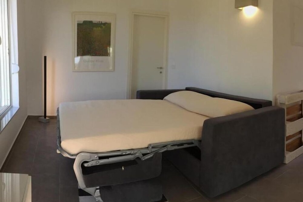 Photo of Bedroom in Plakalona