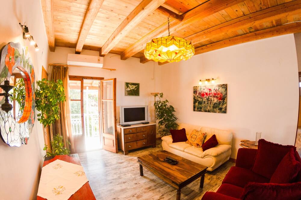 Photo of Livingroom in Peroulades