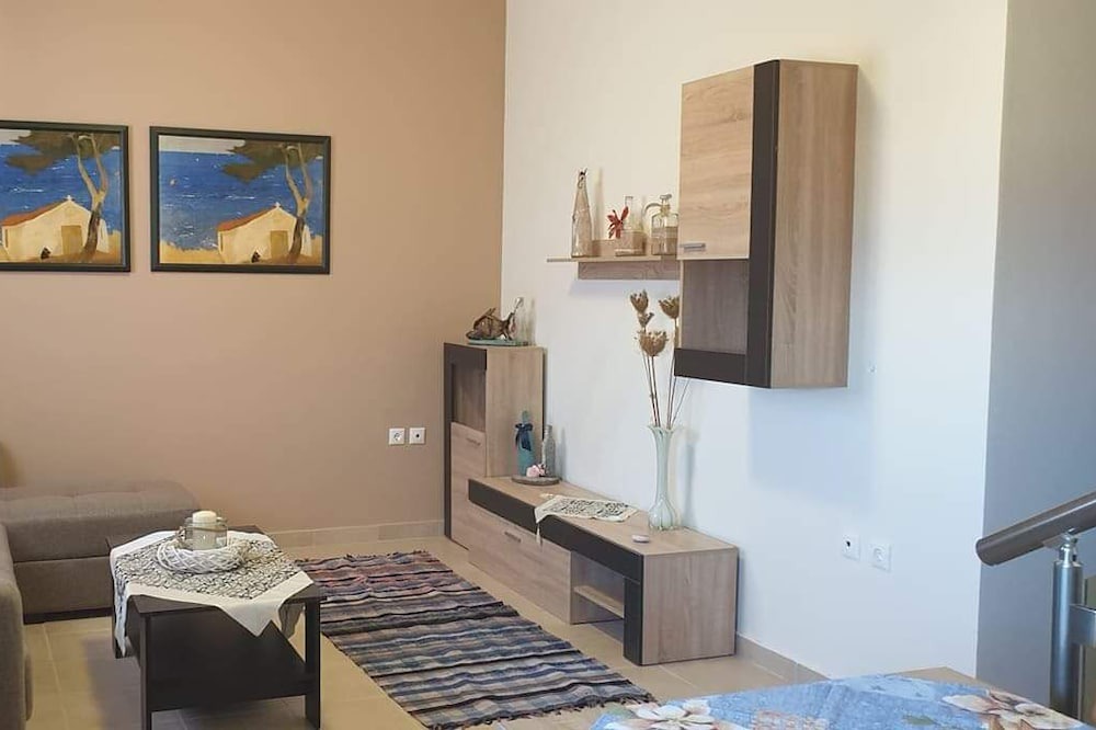 Photo of Livingroom in Lahania