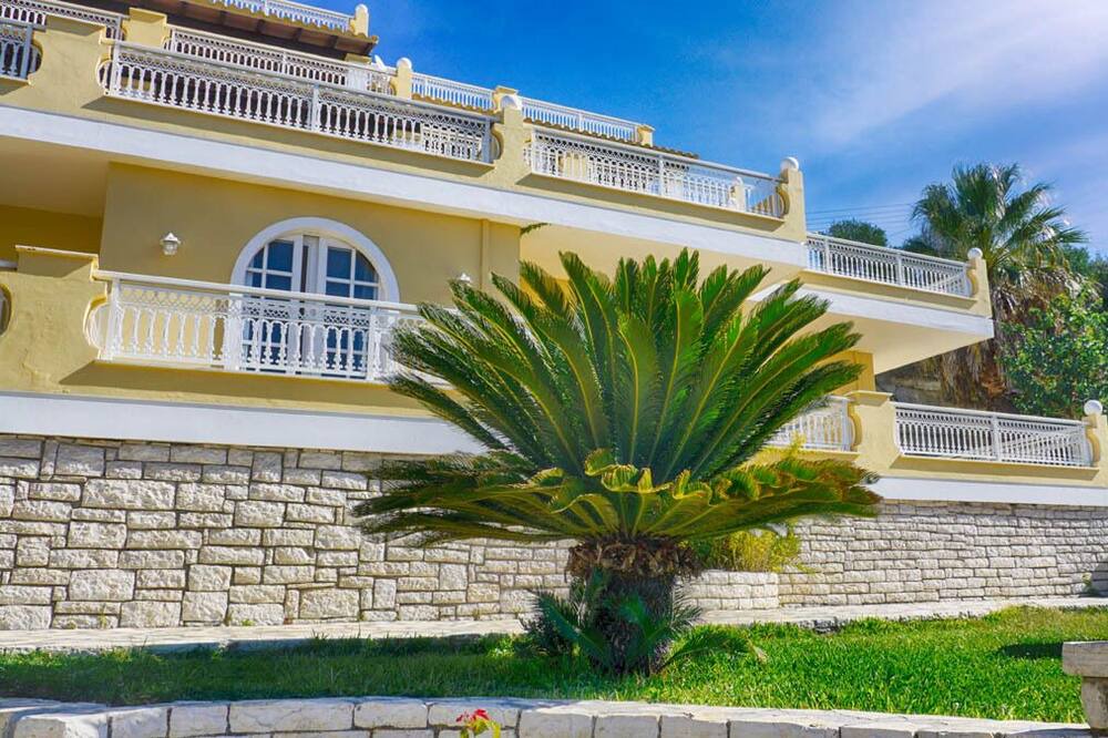 Photo of Outdoor in Agios Georgios Pagon