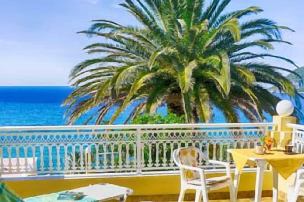 Photo of Patio Balcony in Agios Georgios Pagon
