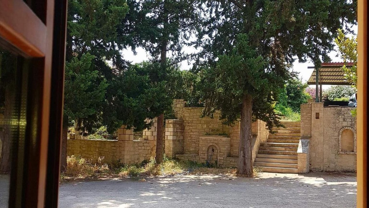 Photo of Others in Monopari